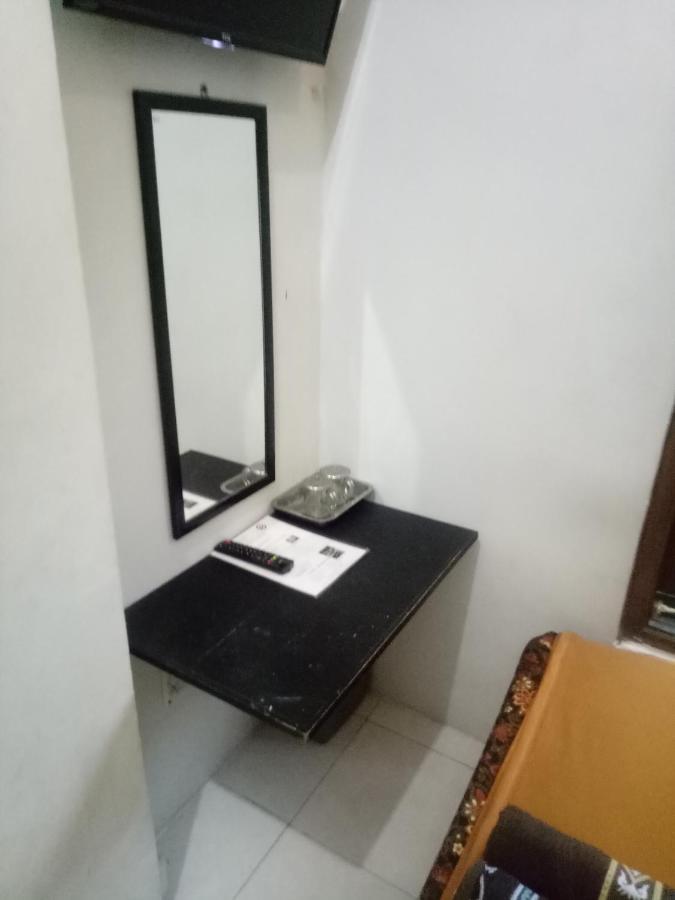 Losmen Fadel Malioboro Jogja Yogyakarta Exterior photo