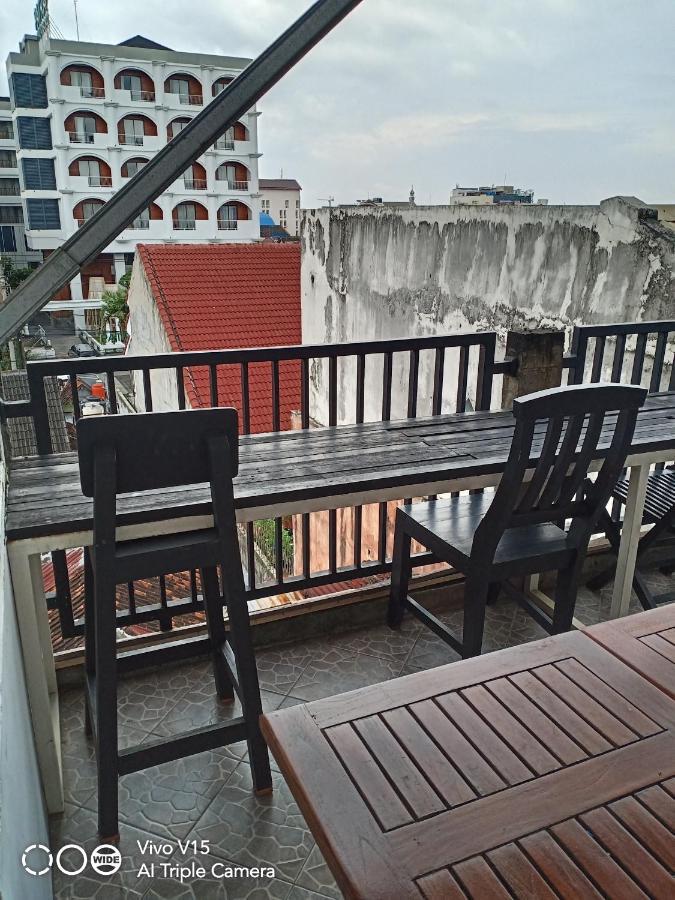 Losmen Fadel Malioboro Jogja Yogyakarta Exterior photo