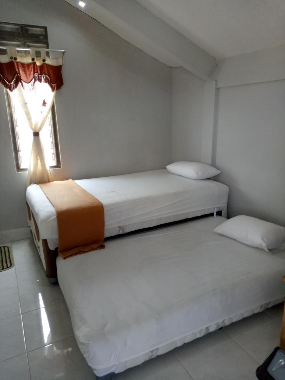 Losmen Fadel Malioboro Jogja Yogyakarta Exterior photo