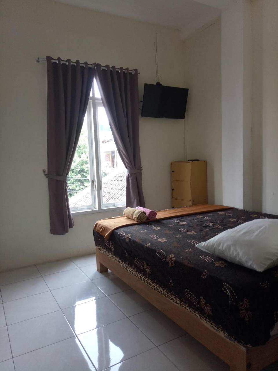 Losmen Fadel Malioboro Jogja Yogyakarta Exterior photo